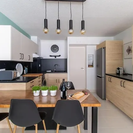 Apartament Au Fil De L'eau * Canape Lit Confortable * Clim Reversible * Cosy * Elegant *